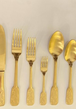 POSATE posate linea Versailles oro satinato